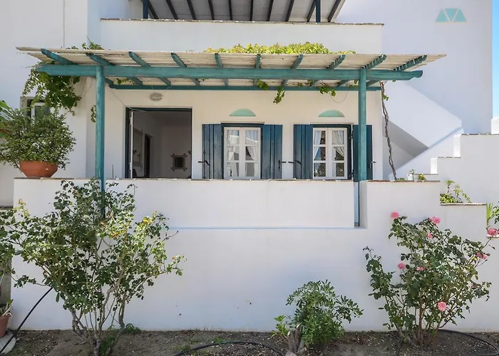 Three Lakes דירה